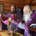"Богослужение на праздник Происхождения древ Животворящего Креста Господня (Медовый Спас)".