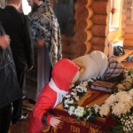 «10 аперля 2015 года, вечерня Великого пятка с выносом Святой Плащаницы и утреня с чином погребения Спасителя».